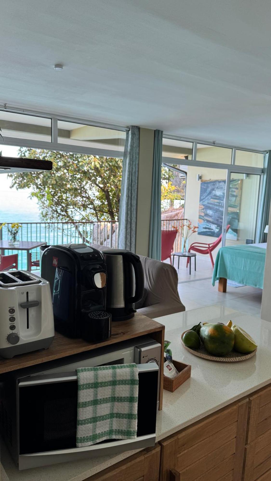 Maka Bay Self Catering Leilighet Victoria Eksteriør bilde
